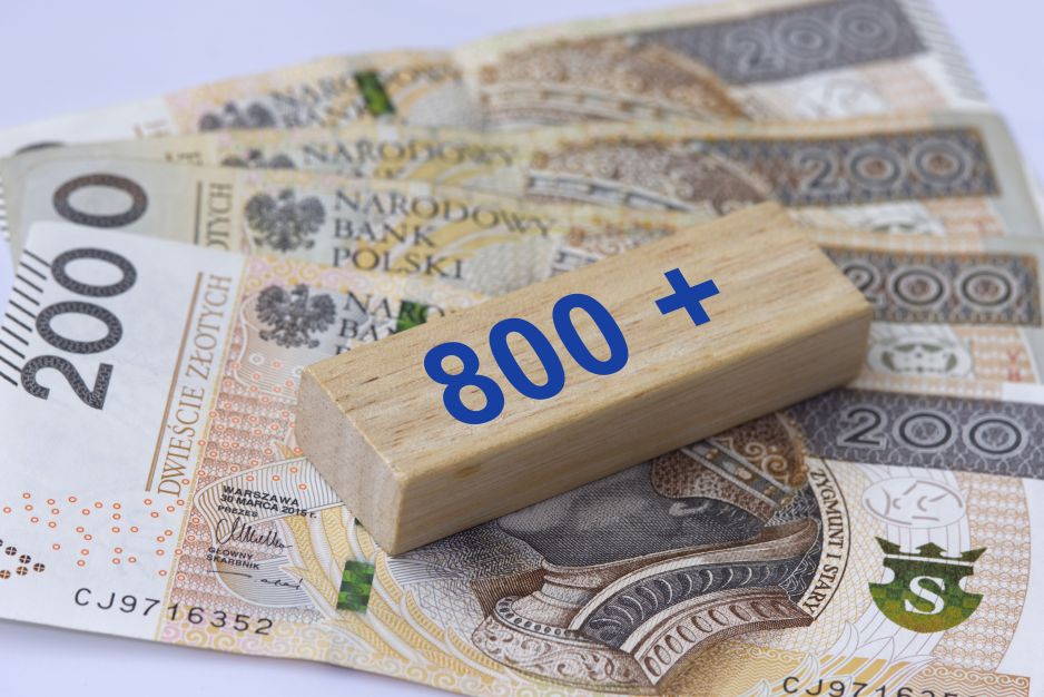 800+