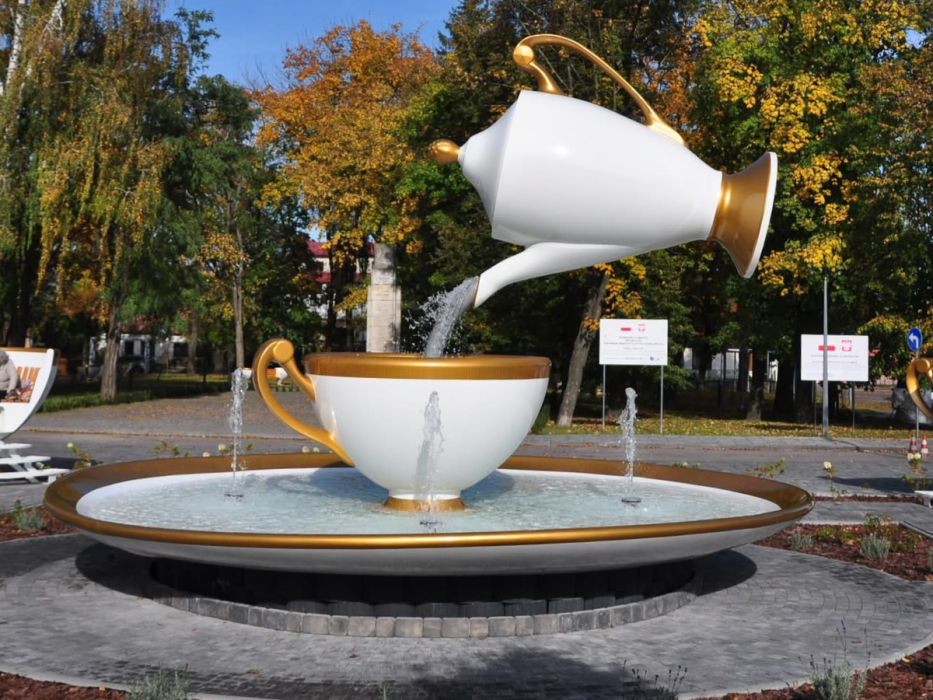Ćmielów, porcelanowy rynek
