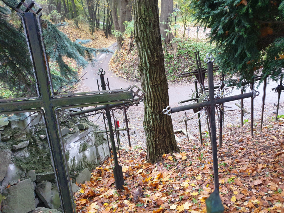 cmentarz niechcianych krzyży