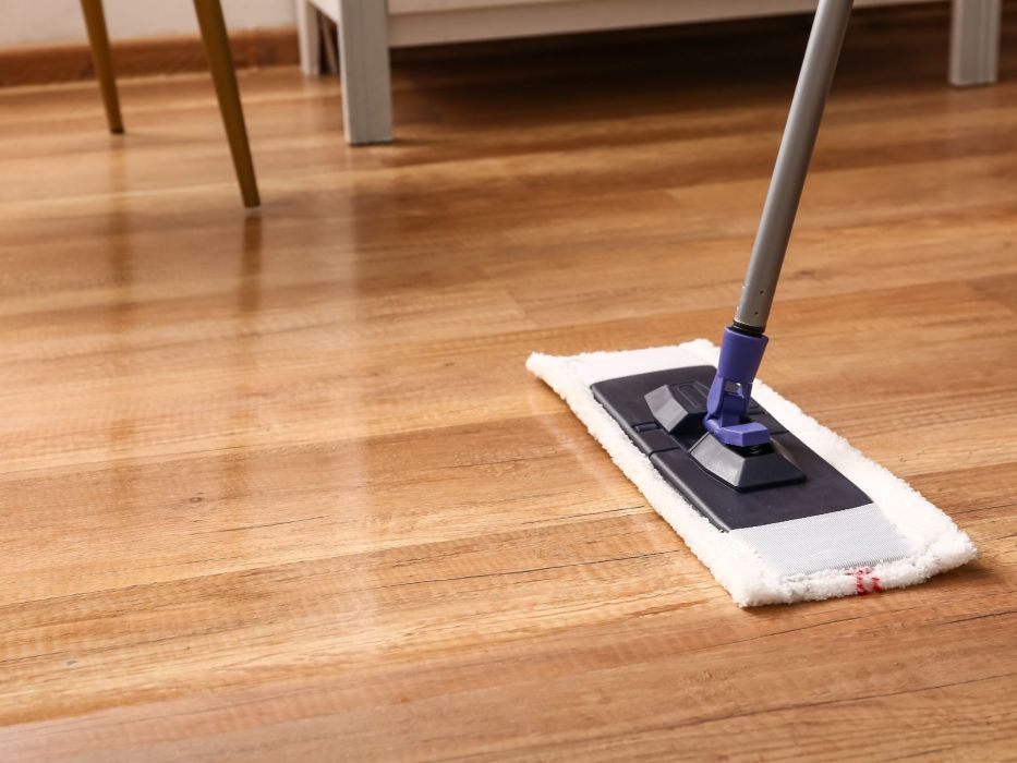 mycie podłogi domowy sposób