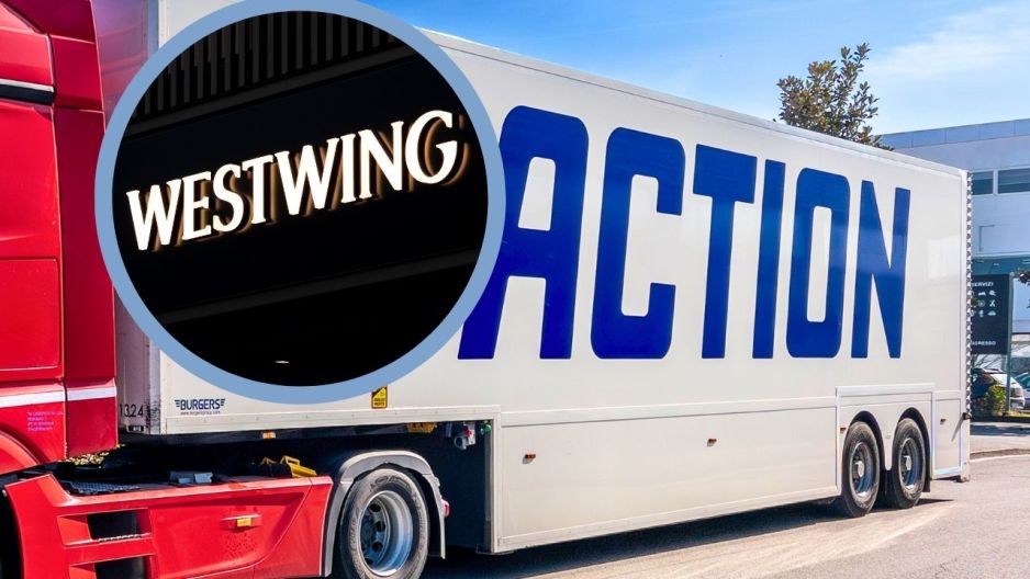 action westwing stolik ryflowany