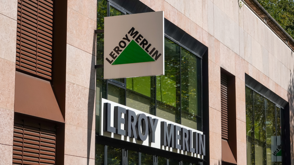 Kuchnie mam taką, że nie ma się dzień ruszyć. Ten mebel z Leroy Merlin robi za blat kuchenny, stół i szafkę