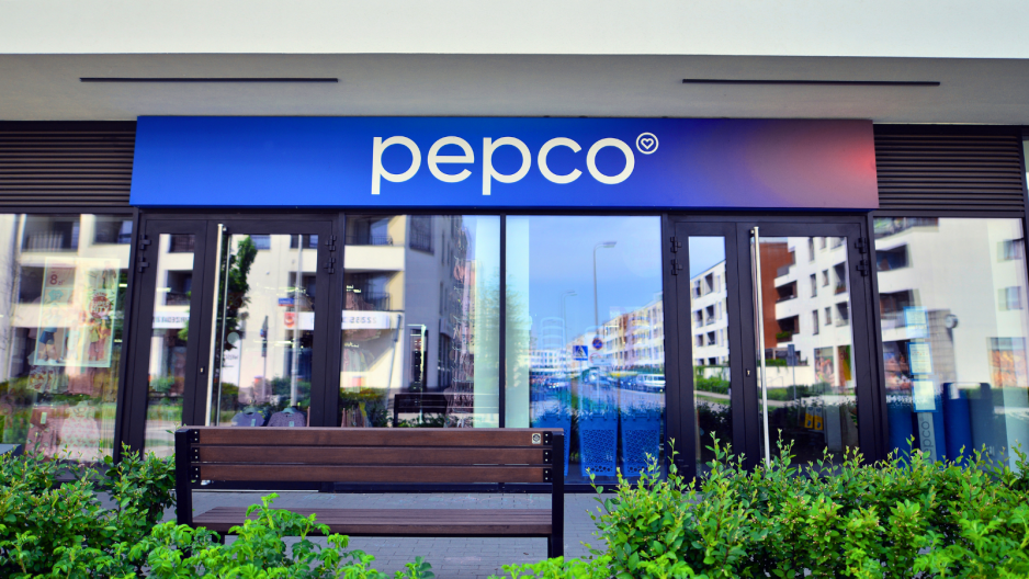 W Leroy Merlin kosztuje 75 zł, ja znalazłam za 30 zł w Pepco. Wiszący kokon z grubej tkaniny zrobił mi z tarasu istny raj