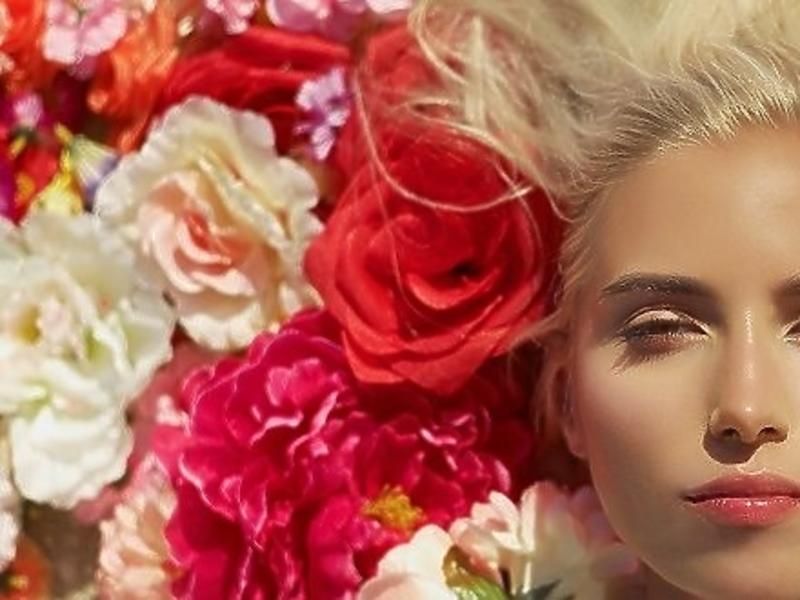 Romantyczka, marzycielka czy zakochana? Zrób nasz test i sprawdź, jaki zapach perfum do ciebie pasuje [PSYCHOTEST]