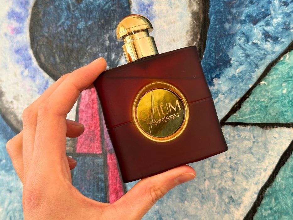 flakon perfum, perfumy Opium Yves Saint Laurent
