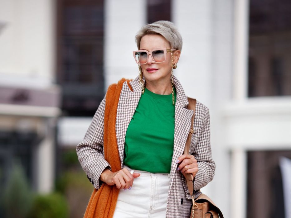 Białe jeansy z Lidla obowiązkowo do ramoneski lub płaszcza