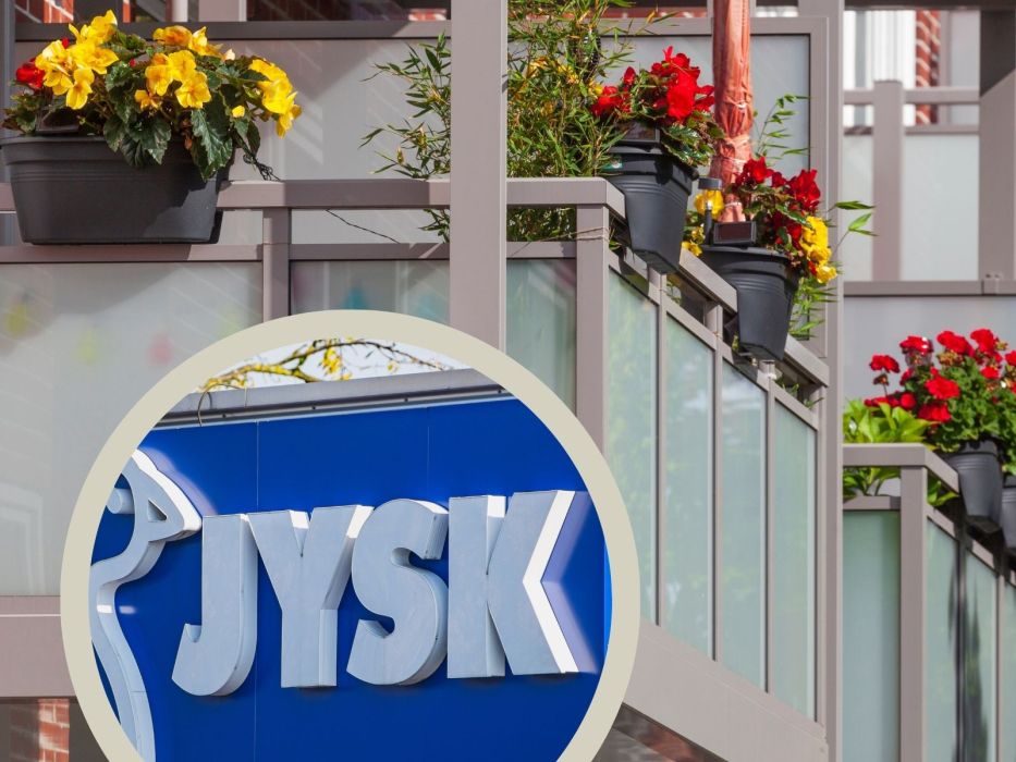 Stolik z Jysk na mały balkon