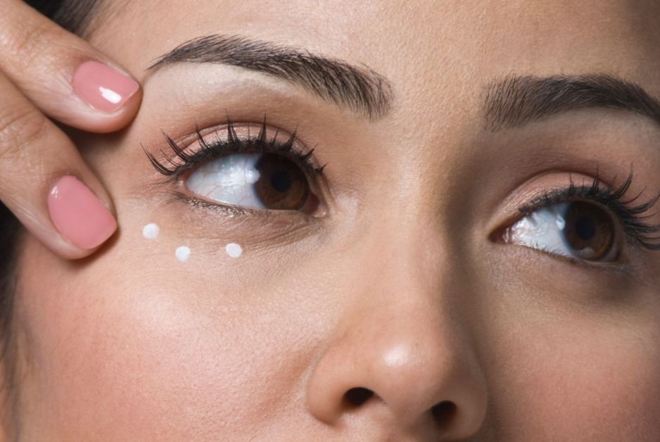 Serum pod oczy w pisaku