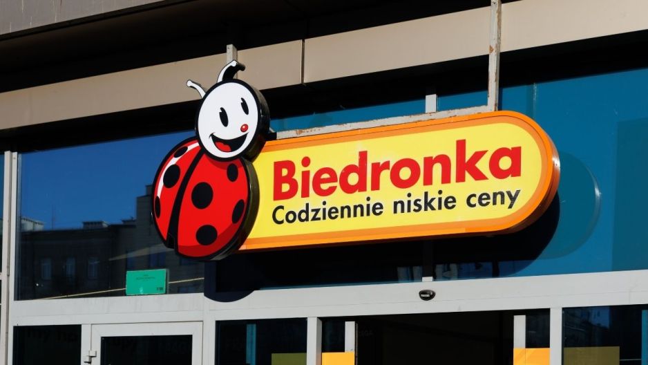 Leżaki na wyprzedaży w Biedronce
